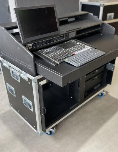 AV Regiedesk MEGA compact!