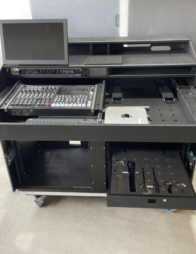 AV Regiedesk MEGA compact!